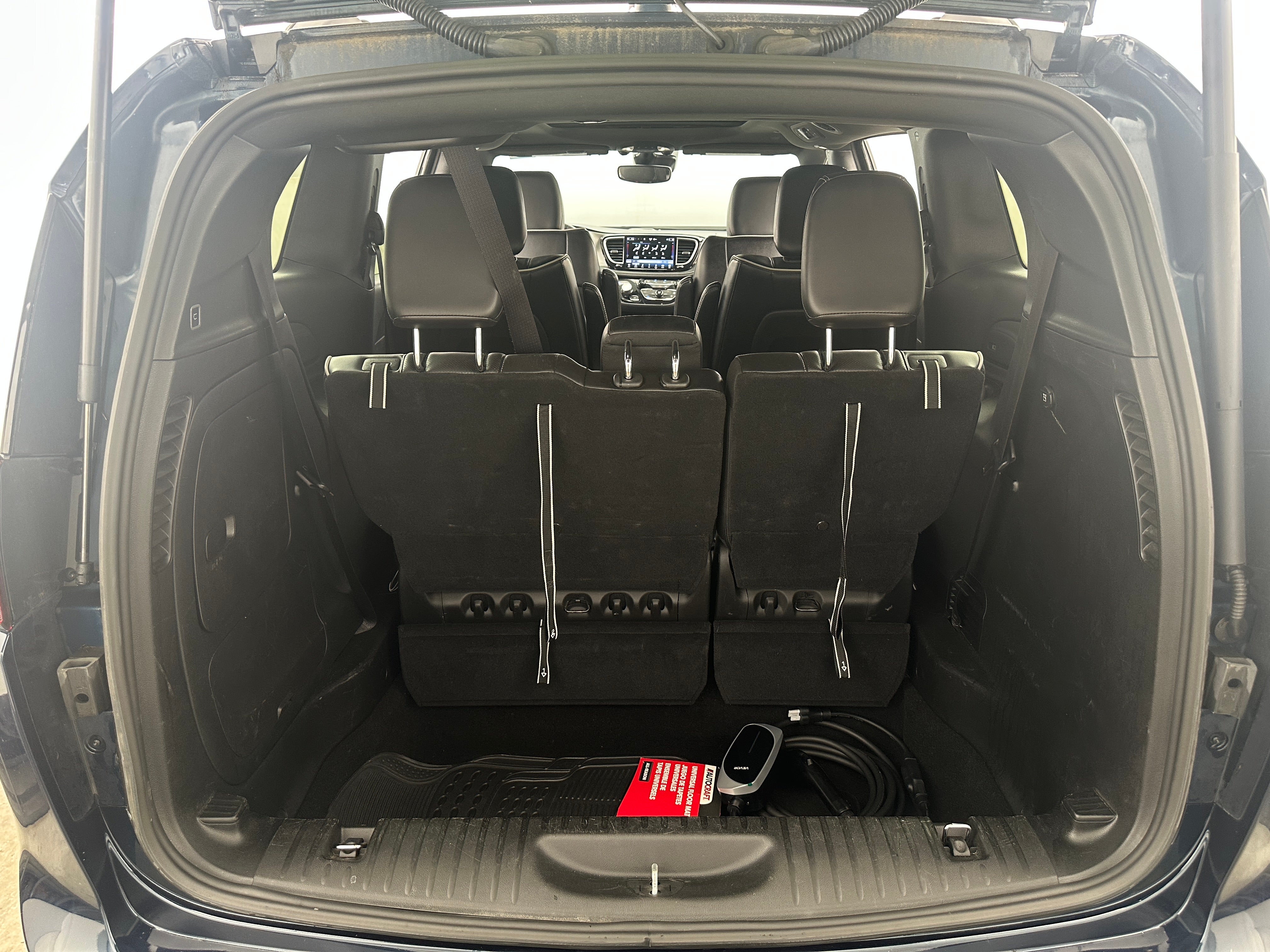 chrysler pacifica phev 2024 2C4RC1S70RR103047 image chrysler pacifica phev 2024 2C4RC1S70RR103047 image